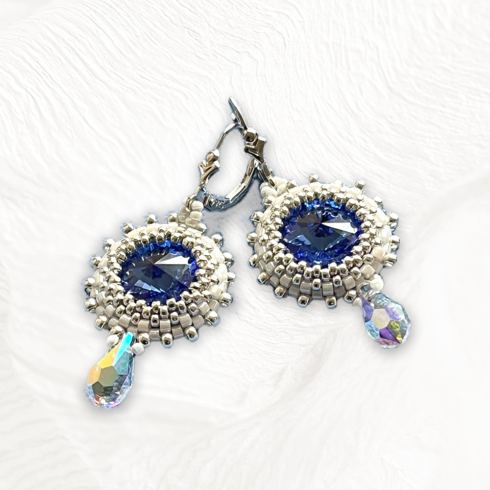 Boucles d'oreilles Daphné artisanales en perles Miyuki, cristal & cabochon saphir Swarovski, dormeuses argent 925
