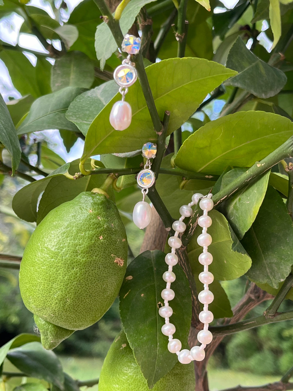 Boucles d'oreilles Lys Artisanales Perles Miyuki & Cristal Swarovski & Perles d'eau douce
