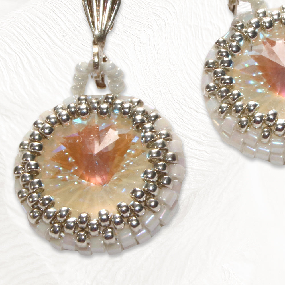 Boucles d'oreilles Cœur de Marie artisanales en perles Miyuki et cabochon Swarovski 1,4cm
