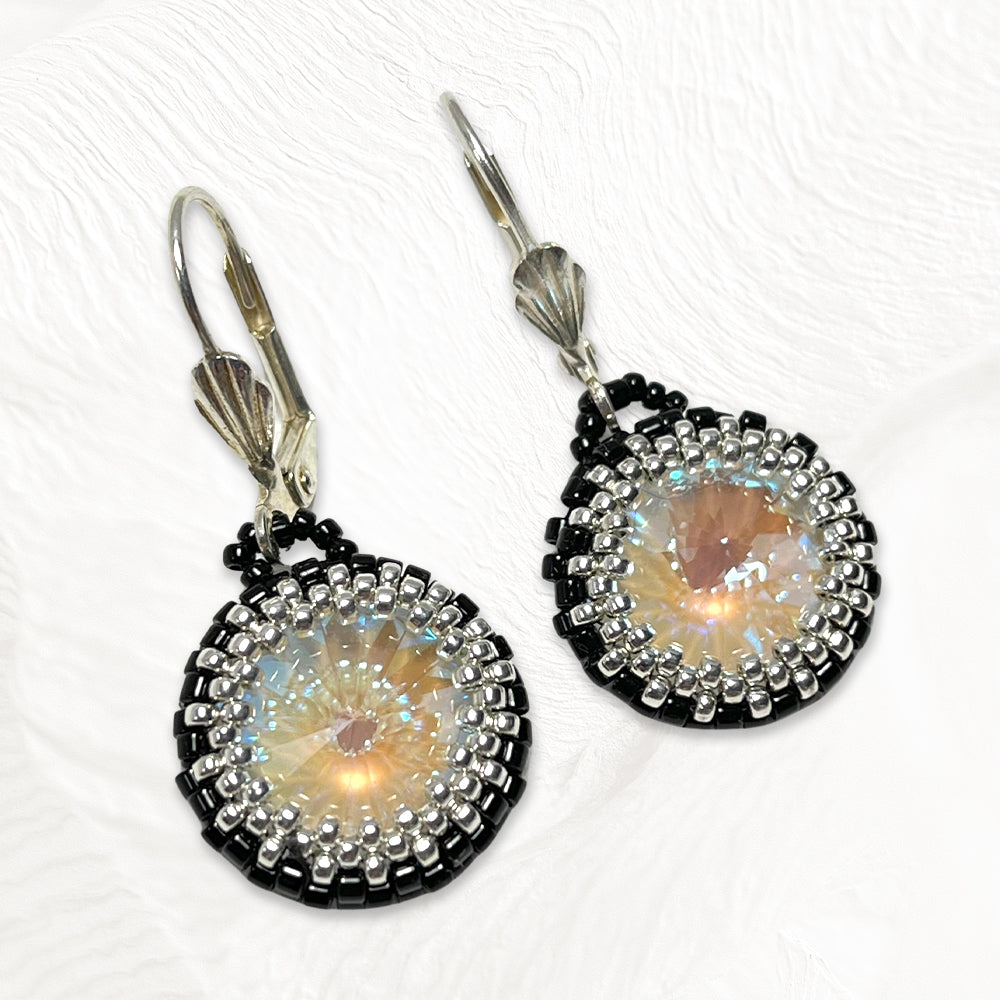 Boucles d'oreilles Cœur de Marie artisanales en perles Miyuki et cabochon Swarovski 1,4cm,