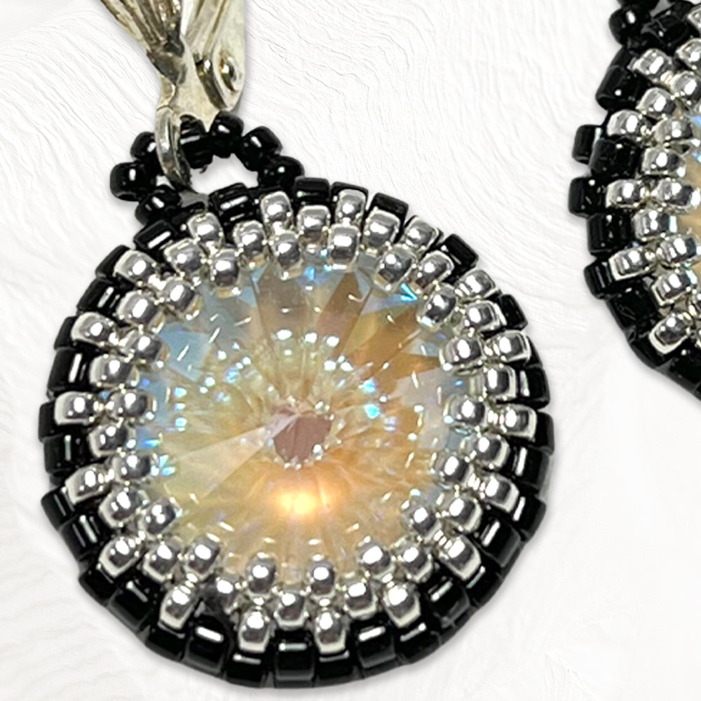 Boucles d'oreilles Cœur de Marie artisanales en perles Miyuki et cabochon Swarovski 1,4cm
